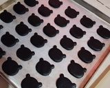 Foto langkah ke 4 dari resep Kue kering panda 2 rasa.