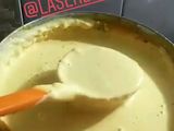 Papas con cheddar y panceta