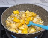 Foto langkah ke 2 dari resep Tumis Tauge Tahu dan Jagung.