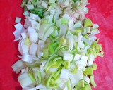 Foto del paso 1 de la receta: Revuelto sin huevos de acelgas tiernas, puerros y berenjenas