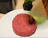 Foto del paso 2 de la receta: Hamburguesa de angus, lacón y manzana al Oporto