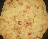 सूजी नमकीन उत्तपम(Suji namkeen uttapam recipe in Hindi) रेसिपी चरण 4 फोटो