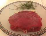 Foto del passaggio 1 della ricetta Tagliata di chianina con wasabi e riduzione di aceto balsamico e miele di acacia