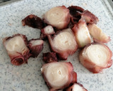 Foto del paso 3 de la receta: Pak choi salteado con pulpo y habas