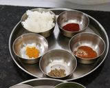 उरलेल्या भाताचे पकोडे रेसिपी स्टेप 1 फोटो 