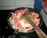 Foto langkah ke 3 dari resep Sosis Saos Tiram Manis.