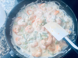 Pasta con calabacín y gambas