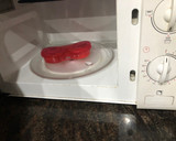 Foto del paso 3 de la receta: Láminas de tomate con espárragos atún mahonesa tortilla en Lékué y huevos de codorniz
