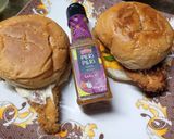 A picture of step 6 of Crispy chicken peri peri burger.