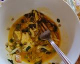 Foto del paso 2 de la receta: Huevitos envueltos a las finas hierbas 🧐🤪