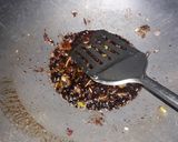 Foto langkah ke 3 dari resep Tumis sosis bakso kecap.