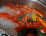 Foto langkah ke 1 dari resep Sambal bajak daun jeruk ❤️.