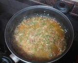 Foto del paso 2 de la receta: Arvejas compuestas con longaniza, arroz blanco y huevo frito