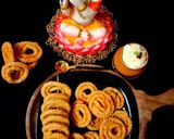 A picture of step 3 of White Butter Chakli.