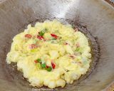 Foto langkah ke 3 dari resep Telur Dadar Gimbal.
