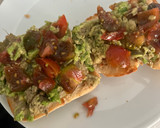Foto del paso 2 de la receta Desayuno completo con tostada de aguacate y yogur con arándanos