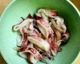 Foto langkah ke 1 dari resep Cumi Cabe Lada Garam.