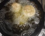 A picture of step 8 of Cheesy veg fried momos and chutney.