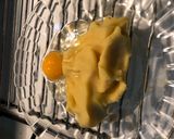Foto langkah ke 2 dari resep Curros Sosis Keju satu telur No Mixer.
