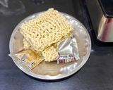 A picture of step 1 of Chilli Garlic Maggi.