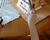 Foto del paso 8 de la receta: Casa de Galleta Jengibre Navideña
