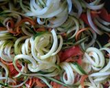 Foto del paso 9 de la receta Salmón con naranja y basilico en papillote con fideos chinos salteados con verduras