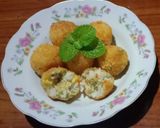 Foto langkah ke 5 dari resep Bola-bola nasi ayam (MPASI 20 bulan+).