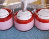 A picture of step 12 of Creamy Strawberry Milk Jelly Pudding.