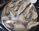 A picture of step 6 of Suzi paneer momos.