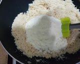 A picture of step 2 of Sooji ka Halwa.