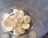 बनाना शेक (Banana Shake Recipe In Hindi) रेसिपी चरण 2 फोटो