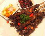 Foto langkah ke 4 dari resep Sate Sapi Dengan Sambal Kecap.
