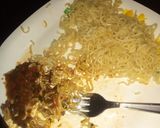 A picture of step 6 of Indomie with yummy sauce.