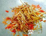 รูปขั้นตอนการทำที่ 4 ของ ผัดฉ่าไข่นกกระทากับอกไก่ทอด