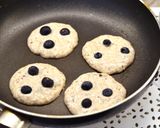 Banános áfonyás zabpehelypalacsinta recept fázis 2 fotója