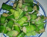 Hình bước làm 2 của món Gà chiên lá dứa!