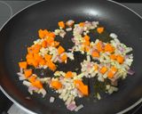 Foto del paso 3 de la receta: Nidos de tallarín y huevo