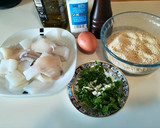 Foto del paso 1 de la receta: Hamburguesas de calamar fresco con mahonesa y ensalada