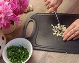 A picture of step 2 of Zucchini Puff Pastry Pie.