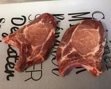 Une image de l'étape 1 de Côtes de porc panées au pesto et moutarde (recette plancha).