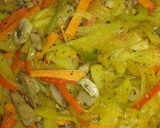 Foto del paso 3 de la receta: Salteado de verduras con cáscara de sandía