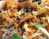 Foto langkah ke 6 dari resep Tumis Bihun, sayuran dan Jamur Kuping.