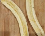 A picture of step 1 of Banana split.