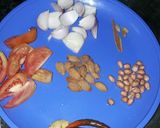 A picture of step 1 of Gobhi butter masala.