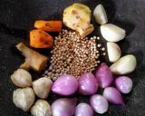 Foto langkah ke 1 dari resep Ayam Ingkung Khas Jawa.