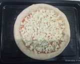 Foto langkah ke 5 dari resep Pizza Home Made tanpa ulen tanpa telur full Keju.