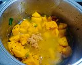 A picture of step 3 of Ripe Mango Curry.
