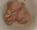 Foto del paso 1 de la receta: Pollo empanizado con queso en salsa de tomate