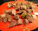 Une image de l'étape 2 de Tomates farcies à la viande de pot-au-feu.