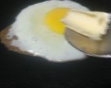 A picture of step 5 of Half fry omellete with 🍞bread.
